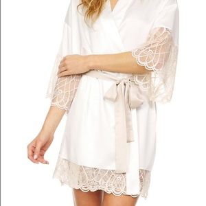 Flora Nikrooz Gabby Lace-Trim Robe